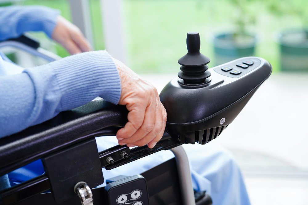 איך כסא הגלגלים החשמלי של העתיד משנה את כללי המשחק?